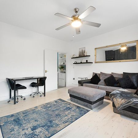 Spacious One Bedroom Private Flat In Brixton +Wifi Londýn Exteriér fotografie